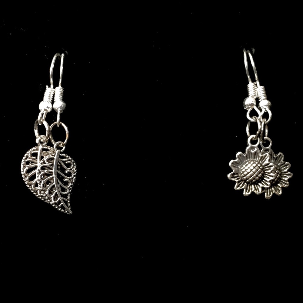 Cute dangle earrings ✨